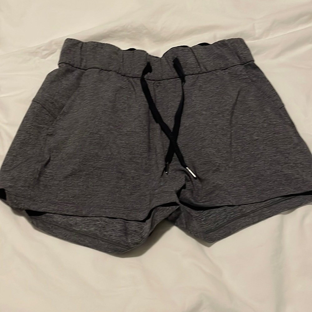 Lululemon stroll at sundown mid-rise shorts 3”